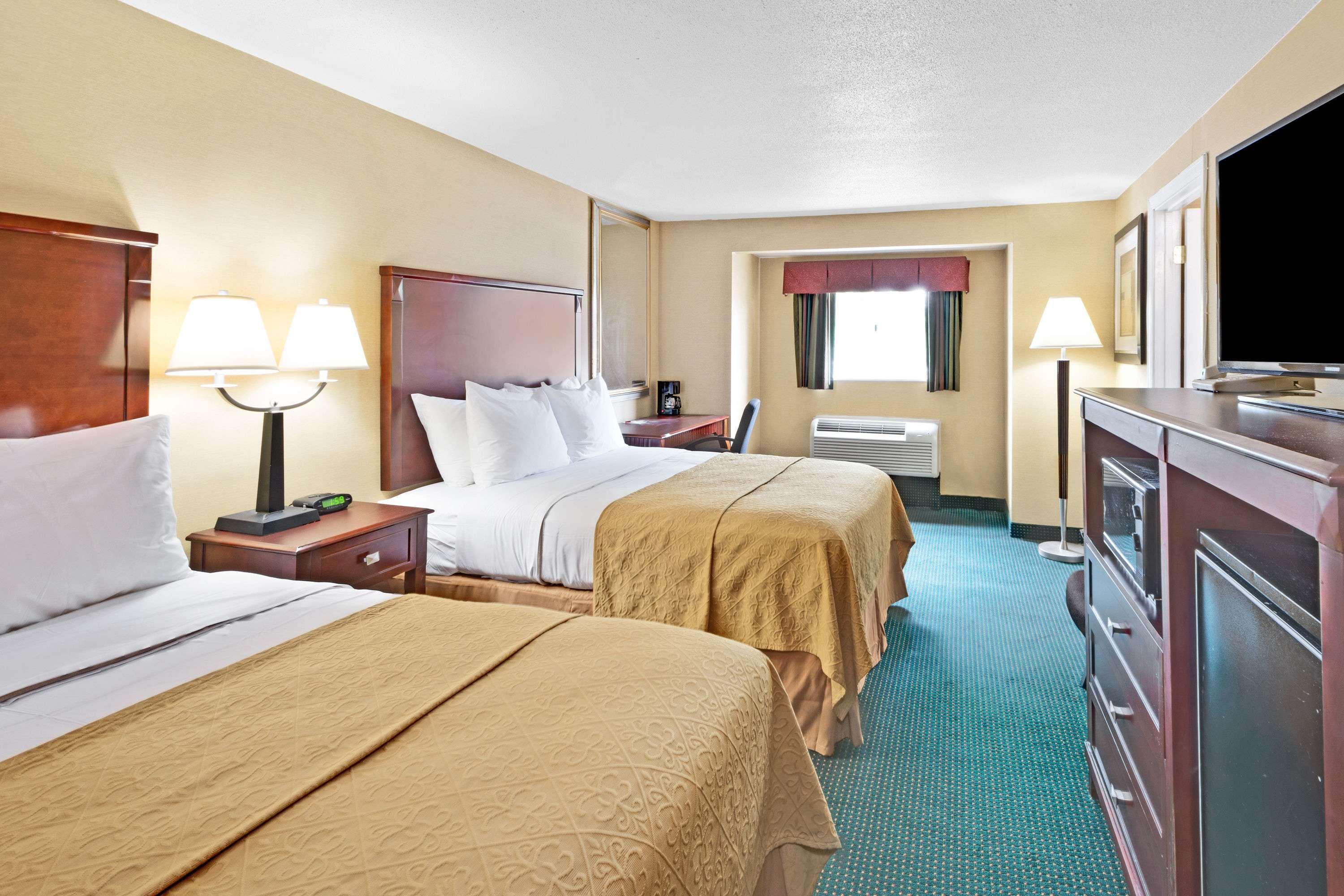 Ramada By Wyndham Kittery Hotel Exterior photo